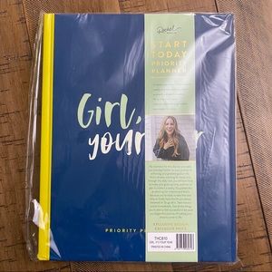 Rachel Hollis Planner Girl it’s your Year